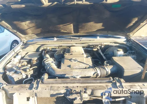 2010 Nissan Pathfinder Se z USA, uszkodzony, nr VIN 5N1AR1NN3AC609163